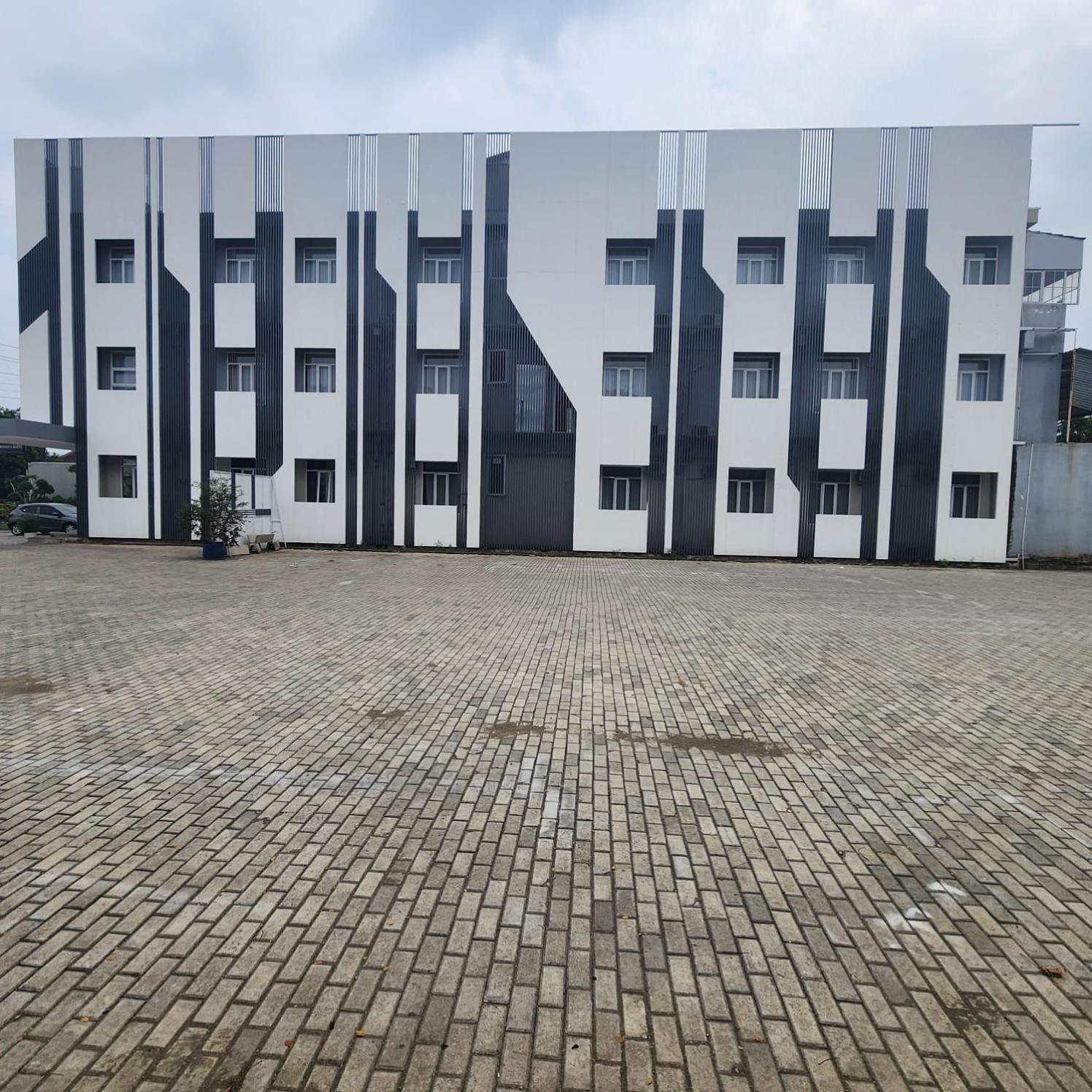 Oyo 2816 Privato Suite Kembaran Buitenkant foto