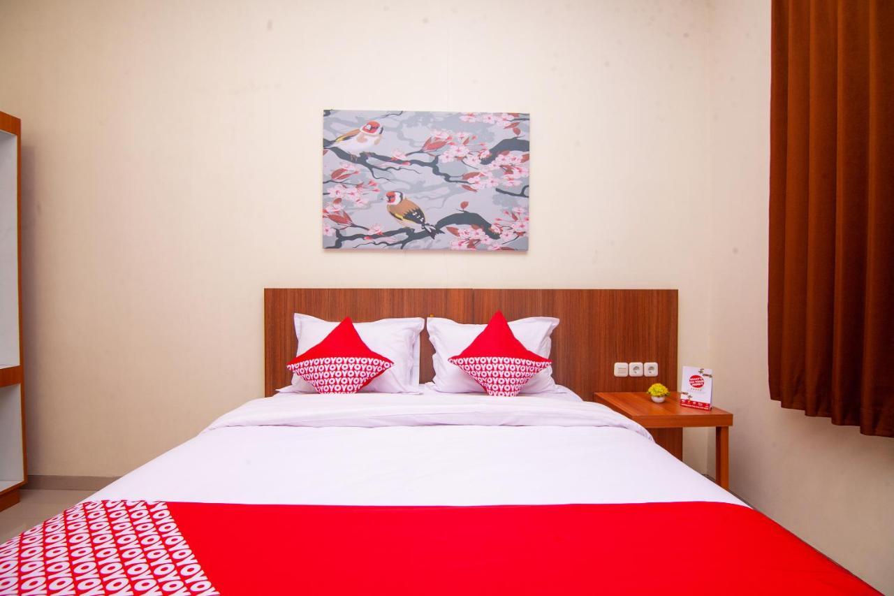 Oyo 2816 Privato Suite Kembaran Buitenkant foto