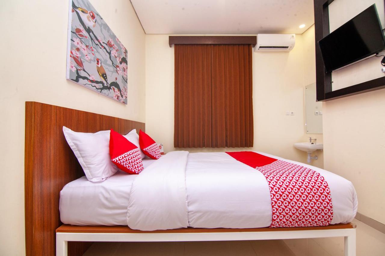 Oyo 2816 Privato Suite Kembaran Buitenkant foto