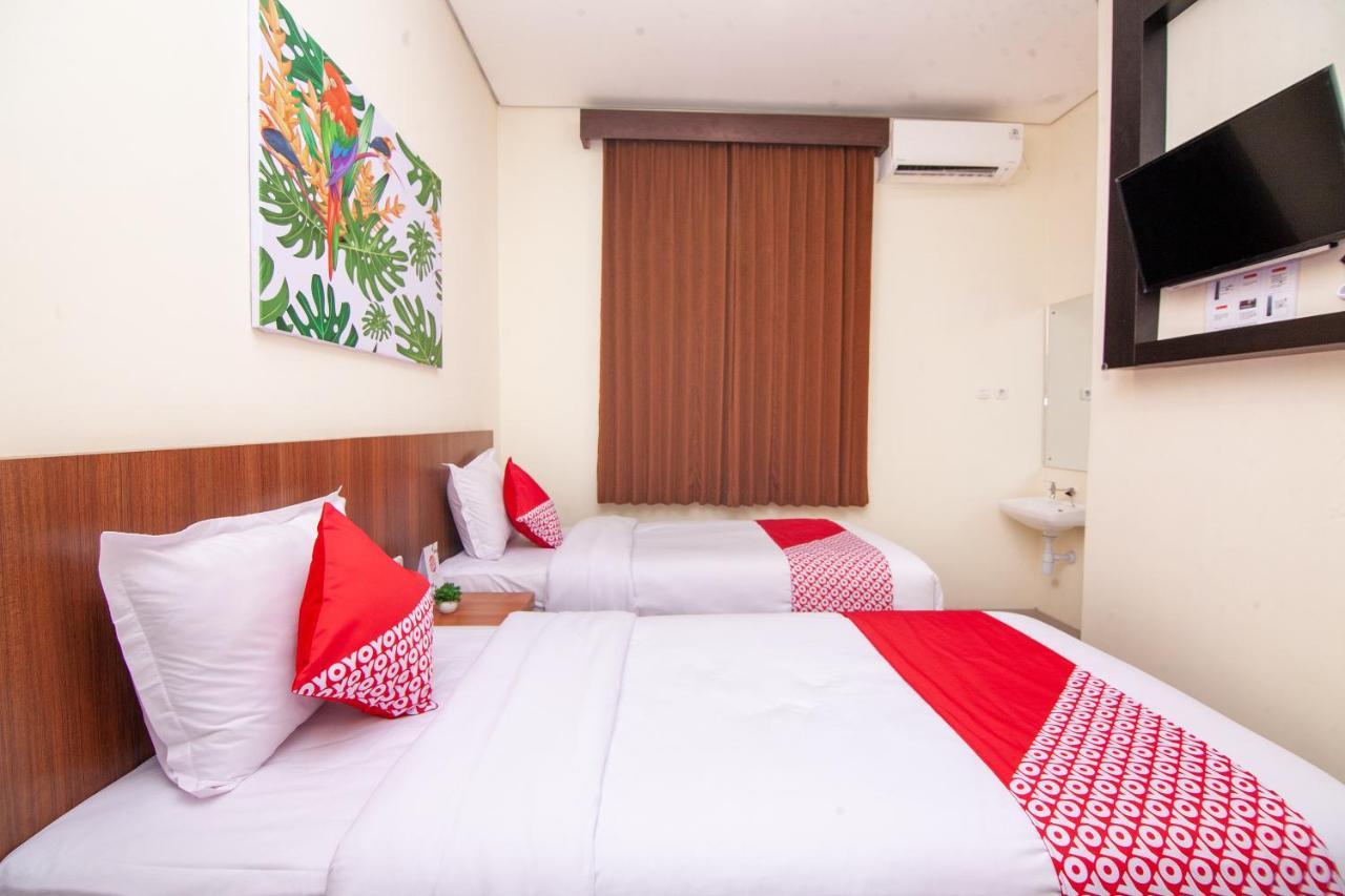 Oyo 2816 Privato Suite Kembaran Buitenkant foto