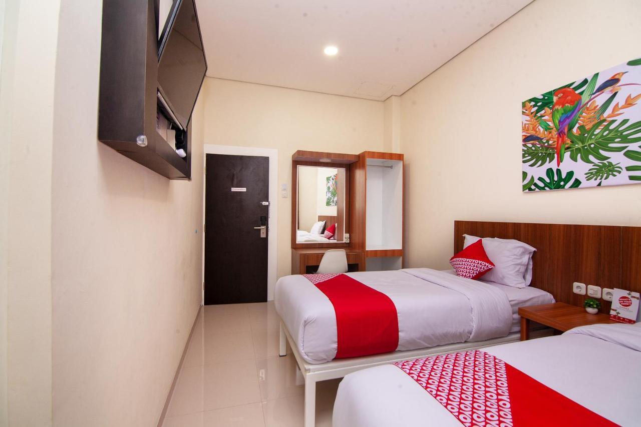 Oyo 2816 Privato Suite Kembaran Buitenkant foto