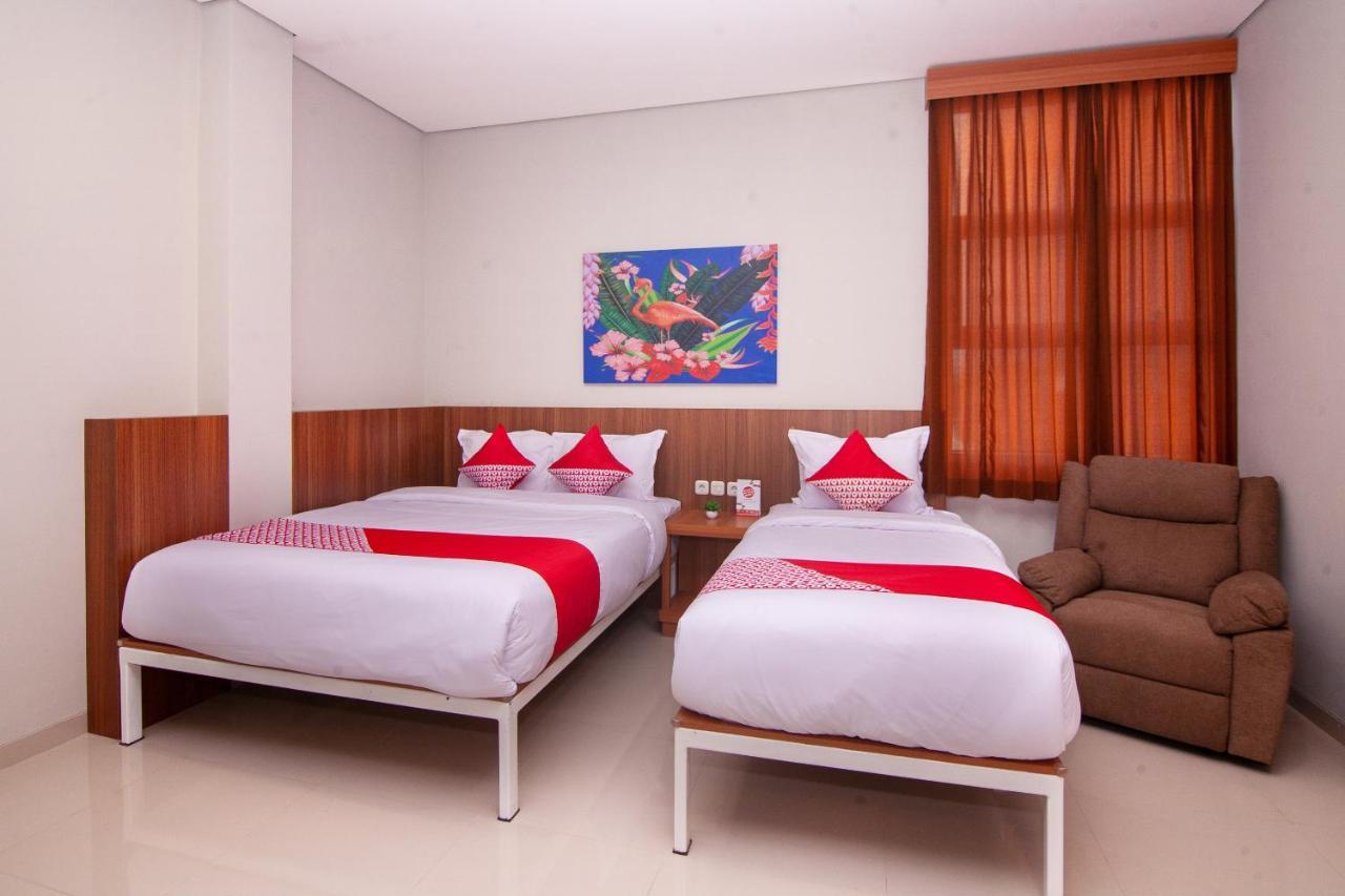 Oyo 2816 Privato Suite Kembaran Buitenkant foto