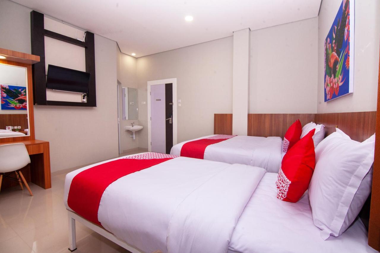 Oyo 2816 Privato Suite Kembaran Buitenkant foto