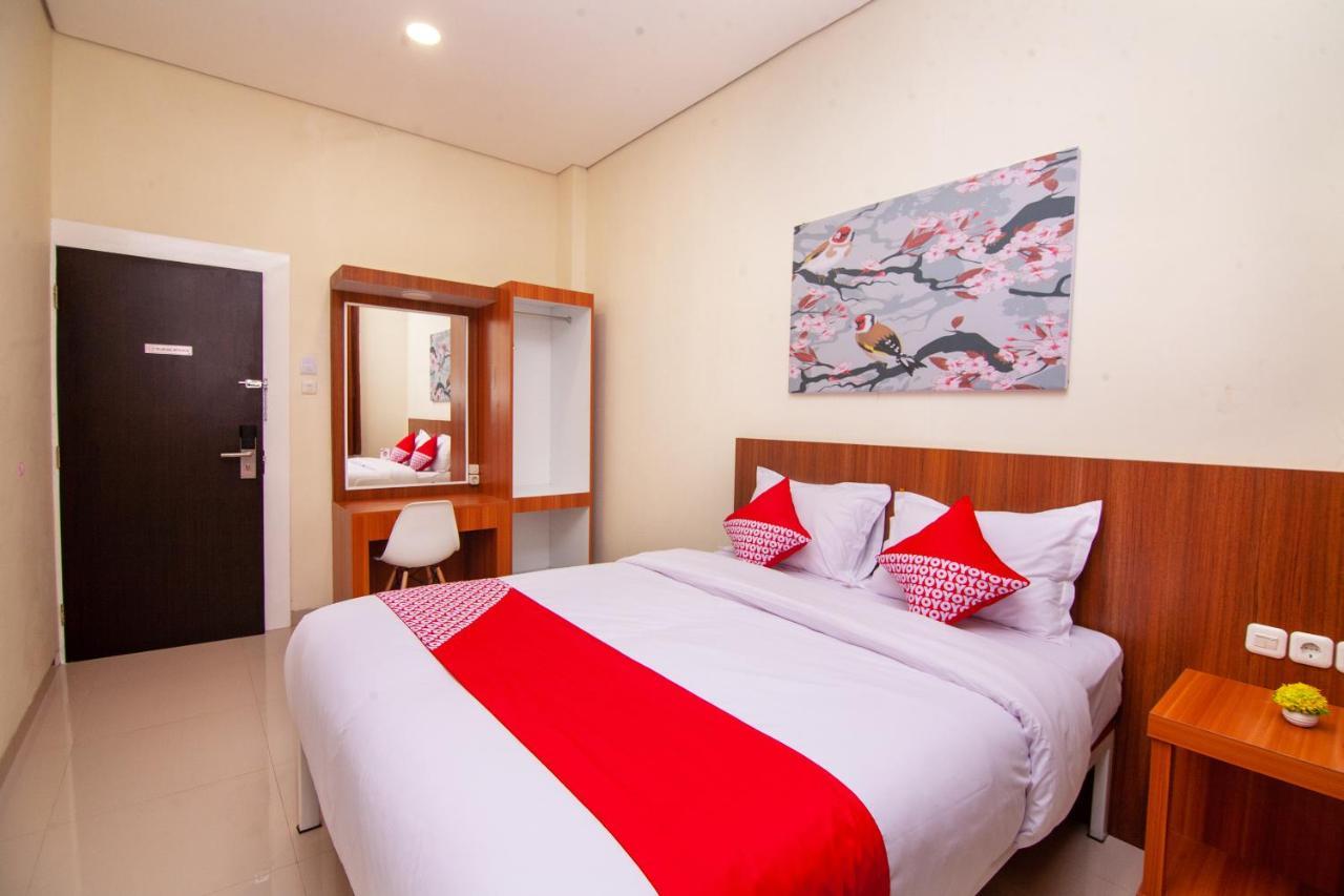 Oyo 2816 Privato Suite Kembaran Buitenkant foto