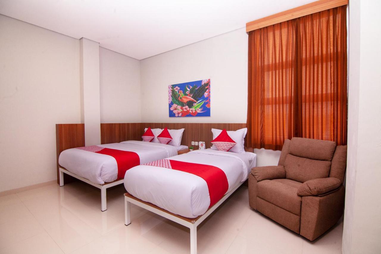 Oyo 2816 Privato Suite Kembaran Buitenkant foto